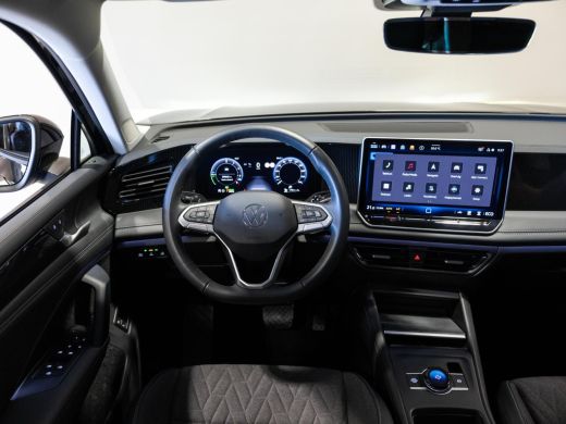 Volkswagen Tiguan 1.5 eHybrid Life Edition / 204pk / SoH 100% / Achteruitrij camera / Dodehoek herkenning / CarPlay / ActivLease financial lease