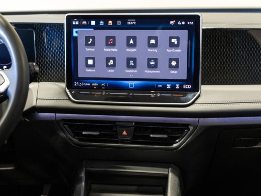 Volkswagen Tiguan 1.5 eHybrid Life Edition / 204pk / SoH 100% / Achteruitrij camera / Dodehoek herkenning / CarPlay / ActivLease financial lease