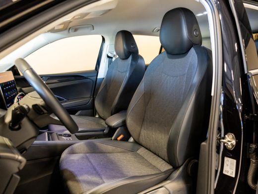 Volkswagen Tiguan 1.5 eHybrid Life Edition / 204pk / SoH 100% / Achteruitrij camera / Dodehoek herkenning / CarPlay / ActivLease financial lease