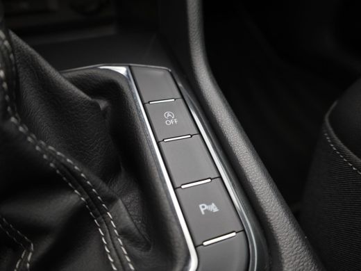 Volkswagen Tiguan 1.5 TSI R-Line Business+ | Panodak | Standkachel | Keyless | IQ Light | Black Style | Elk. A-klep... ActivLease financial lease