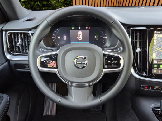 Volvo  V60 2.0 T6 Plug-in hybrid AWD Essential | R-Design | 19" Velgen | Trekhaak | Camera | Stuur/stoelverw... ActivLease financial lease