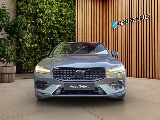Volvo  V60 2.0 T6 Plug-in hybrid AWD Essential | R-Design | 19" Velgen | Trekhaak | Camera | Stuur/stoelverw... ActivLease financial lease