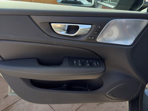 Volvo  V60 2.0 T6 Plug-in hybrid AWD Ultra Dark | Bower & Wilkins | Massage stoelen voor | 360 Camera | Schu... ActivLease financial lease