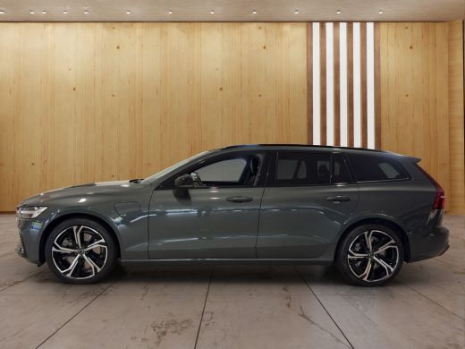 Volvo  V60 2.0 T6 Plug-in hybrid AWD Ultra Dark | Bower & Wilkins | Massage stoelen voor | 360 Camera | Schu... ActivLease financial lease