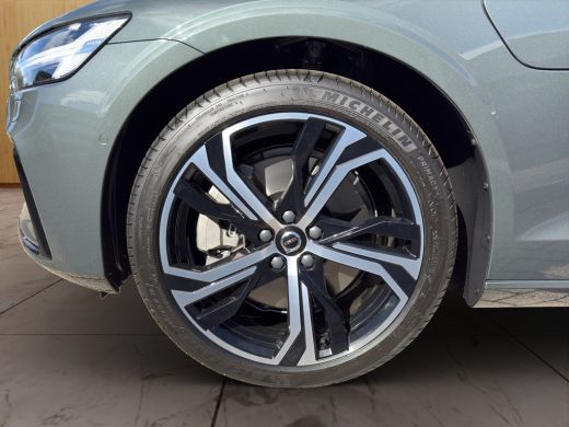 Volvo  V60 2.0 T6 Plug-in hybrid AWD Ultra Dark | Bower & Wilkins | Massage stoelen voor | 360 Camera | Schu... ActivLease financial lease