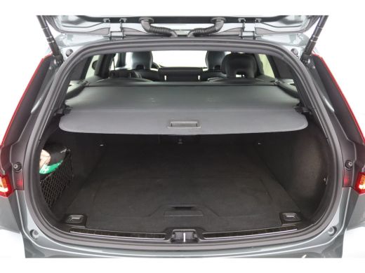 Volvo  V60 T8 Plug-in hybrid AWD Plus Dark | Panoramadak | Trekhaak | Sportstoelen | Head-Up | 360 Camera | ActivLease financial lease