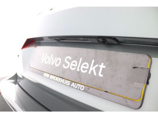 Volvo  V60 T8 Plug-in hybrid AWD Plus Dark | Panoramadak | Trekhaak | Sportstoelen | Head-Up | 360 Camera | ActivLease financial lease