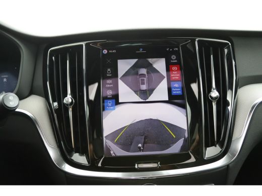 Volvo  V60 T8 Plug-in hybrid AWD Plus Dark | Panoramadak | Trekhaak | Sportstoelen | Head-Up | 360 Camera | ActivLease financial lease