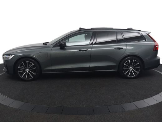 Volvo  V60 T8 Plug-in hybrid AWD Plus Dark | Panoramadak | Trekhaak | Sportstoelen | Head-Up | 360 Camera | ActivLease financial lease