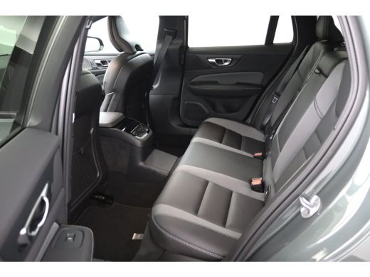 Volvo  V60 T8 Plug-in hybrid AWD Plus Dark | Panoramadak | Trekhaak | Sportstoelen | Head-Up | 360 Camera | ActivLease financial lease