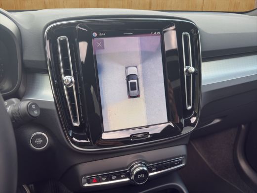 Volvo  XC40 2.0 B4 Plus Black Edition | BLIS | Stoel + Stuur Verwarming | Harman Kardon | 360 Camera | Trekha... ActivLease financial lease