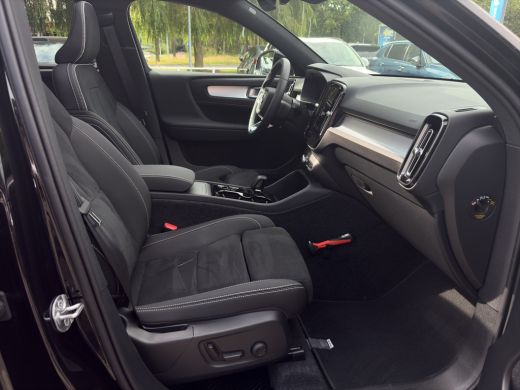 Volvo  XC40 2.0 B4 Plus Black Edition | BLIS | Stoel + Stuur Verwarming | Harman Kardon | 360 Camera | Trekha... ActivLease financial lease
