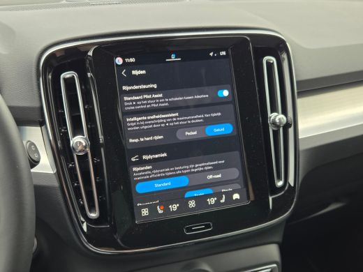 Volvo  XC40 2.0 B4 Plus Dark | Trekhaak | Harman/Kardon | Memory | Camera | Stuur/stoelverwarming ActivLease financial lease