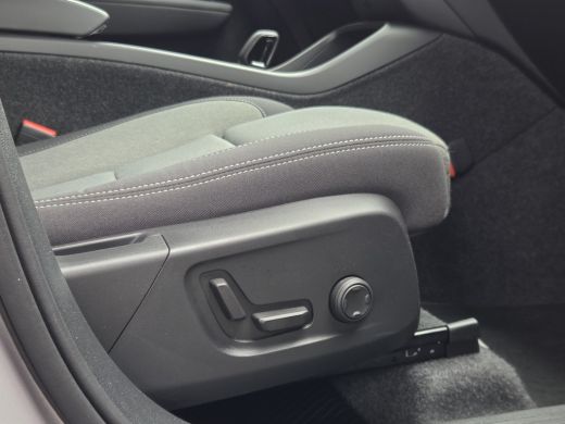 Volvo  XC40 2.0 B4 Plus Dark | Trekhaak | Harman/Kardon | Memory | Camera | Stuur/stoelverwarming ActivLease financial lease