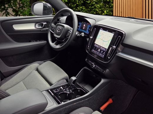 Volvo  XC40 2.0 B4 Plus Dark | Trekhaak | Harman/Kardon | Memory | Camera | Stuur/stoelverwarming ActivLease financial lease