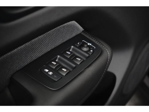 Volvo  XC60 2.0 Recharge T6 AWD Black Edition | Luchtvering | Pano | 360 | Head-up | Harman/Kardon ActivLease financial lease