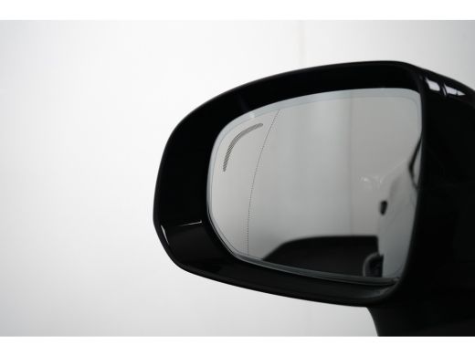Volvo  XC60 2.0 Recharge T6 AWD Black Edition | Luchtvering | Pano | 360 | Head-up | Harman/Kardon ActivLease financial lease