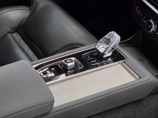 Volvo  XC90 2.0 T8 Plug-in hybrid AWD Ultra Dark | Luchtvering | Bowers&Wilkins | Trekhaak | Massage/ventilatie ActivLease financial lease