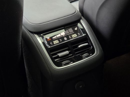 Volvo  XC90 2.0 T8 Plug-in hybrid AWD Ultra Dark | Luchtvering | Bowers&Wilkins | Trekhaak | Massage/ventilatie ActivLease financial lease