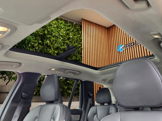 Volvo  XC90 2.0 T8 Plug-in hybrid AWD Ultra Dark | Luchtvering | Bowers&Wilkins | Trekhaak | Massage/ventilatie ActivLease financial lease