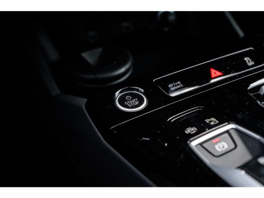 Audi Q6 e-tron S edition 83 kWh / 252 pk | Adaptive air suspension | Adaptive cruise control | Audi sound system ActivLease financial lease