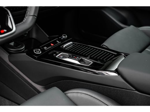 Audi Q6 e-tron S edition 83 kWh / 252 pk | Adaptive air suspension | Adaptive cruise control | Audi sound system ActivLease financial lease