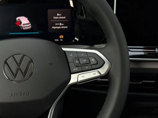 Volkswagen Golf Life Edition eHybrid | 'App-Connect' draadloze smartphone integratie | Achterbank in ongelijke de... ActivLease financial lease