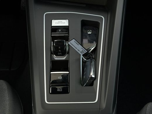 Volkswagen Golf Life Edition eHybrid | 'App-Connect' draadloze smartphone integratie | Achterbank in ongelijke de... ActivLease financial lease