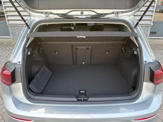 Volkswagen Golf Life Edition eHybrid | 'App-Connect' draadloze smartphone integratie | Achterbank in ongelijke de... ActivLease financial lease