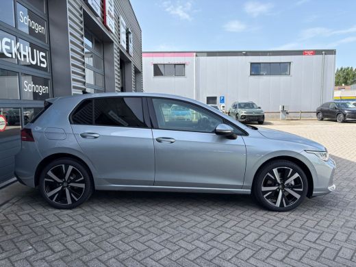 Volkswagen Golf Life Edition eHybrid | 'App-Connect' draadloze smartphone integratie | Achterbank in ongelijke de... ActivLease financial lease
