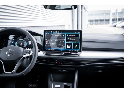 Volkswagen Golf Life Edition eHybrid | 'App-Connect' draadloze smartphone integratie | Achterbank in ongelijke de... ActivLease financial lease
