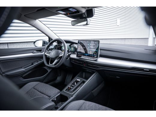 Volkswagen Golf Life Edition eHybrid | 'App-Connect' draadloze smartphone integratie | Achterbank in ongelijke de... ActivLease financial lease