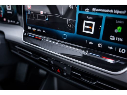 Volkswagen Golf Life Edition eHybrid | 'App-Connect' draadloze smartphone integratie | Achterbank in ongelijke de... ActivLease financial lease