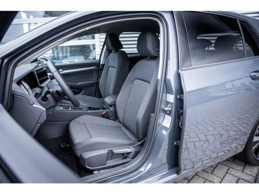 Volkswagen Golf Life Edition eHybrid | 'App-Connect' draadloze smartphone integratie | Achterbank in ongelijke de... ActivLease financial lease