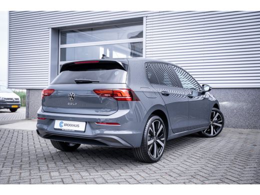 Volkswagen Golf Life Edition eHybrid | 'App-Connect' draadloze smartphone integratie | Achterbank in ongelijke de... ActivLease financial lease