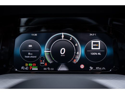 Volkswagen Golf Life Edition eHybrid | 'App-Connect' draadloze smartphone integratie | Achterbank in ongelijke de... ActivLease financial lease