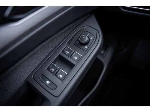 Volkswagen Golf Life Edition eHybrid | 'App-Connect' draadloze smartphone integratie | Achterbank in ongelijke de... ActivLease financial lease