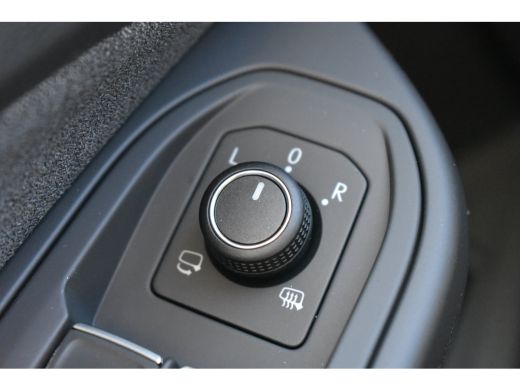 Volkswagen Golf Life Edition eHybrid | 'App-Connect' draadloze smartphone integratie | Achterbank in ongelijke de... ActivLease financial lease