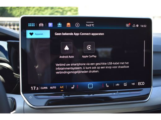 Volkswagen Golf Life Edition eHybrid | 'App-Connect' draadloze smartphone integratie | Achterbank in ongelijke de... ActivLease financial lease