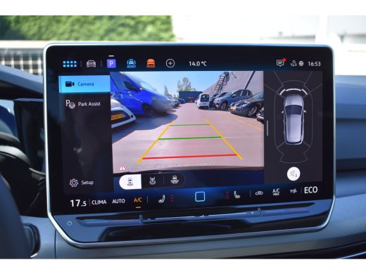 Volkswagen Golf Life Edition eHybrid | 'App-Connect' draadloze smartphone integratie | Achterbank in ongelijke de... ActivLease financial lease