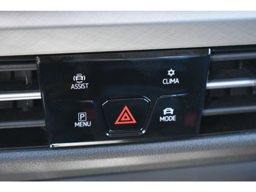 Volkswagen Golf Life Edition eHybrid | 'App-Connect' draadloze smartphone integratie | Achterbank in ongelijke de... ActivLease financial lease