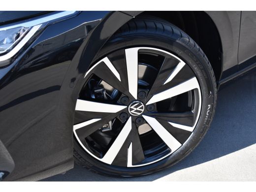 Volkswagen Golf Life Edition eHybrid | 'App-Connect' draadloze smartphone integratie | Achterbank in ongelijke de... ActivLease financial lease