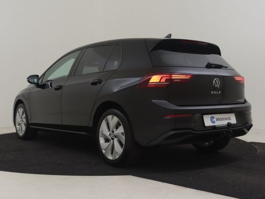 Volkswagen Golf Life Edition eHybrid | 'App-Connect' draadloze smartphone integratie | Achterbank in ongelijke de... ActivLease financial lease