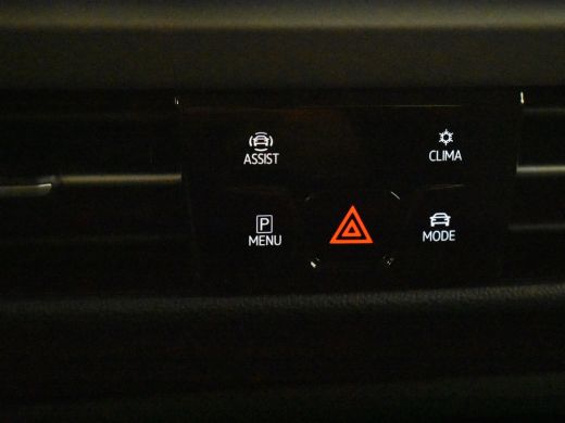 Volkswagen Golf Life Edition eHybrid | 'App-Connect' draadloze smartphone integratie | Achterbank in ongelijke de... ActivLease financial lease