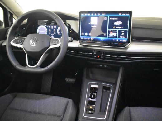 Volkswagen Golf Life Edition eHybrid | 'App-Connect' draadloze smartphone integratie | Achterbank in ongelijke de... ActivLease financial lease