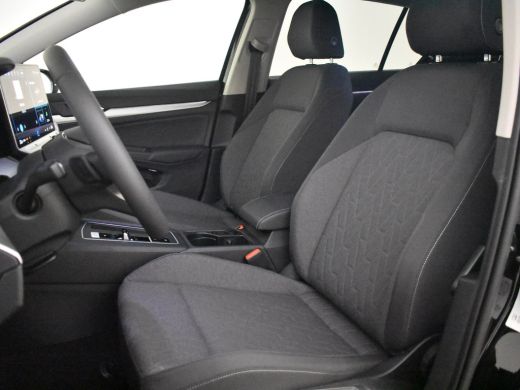 Volkswagen Golf Life Edition eHybrid | 'App-Connect' draadloze smartphone integratie | Achterbank in ongelijke de... ActivLease financial lease
