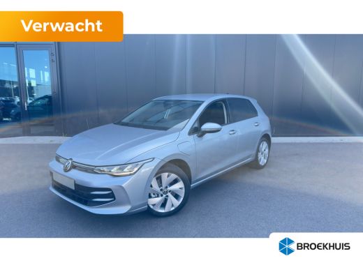 Volkswagen Golf Life Edition eHybrid | 'App-Connect' draadloze smartphone integratie | Achterbank in ongelijke de... ActivLease financial lease
