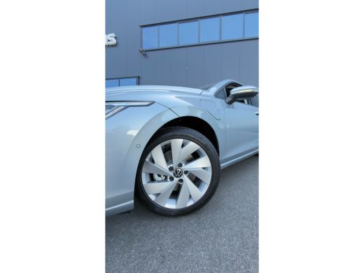 Volkswagen Golf Life Edition eHybrid | 'App-Connect' draadloze smartphone integratie | Achterbank in ongelijke de... ActivLease financial lease