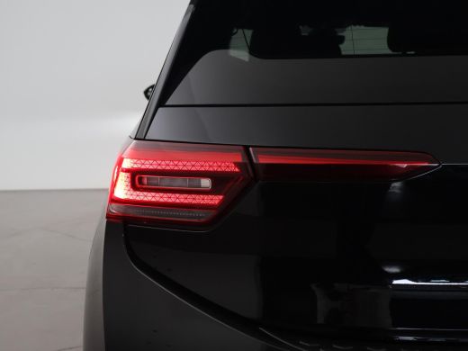 Volkswagen ID.3 PRO 58 KWH + SFEERVERLICHTING | ADAPTIVE CRUISE | 18 INCH | CAMERA | STOEL/STUURVERW. | CARPLAY ActivLease financial lease