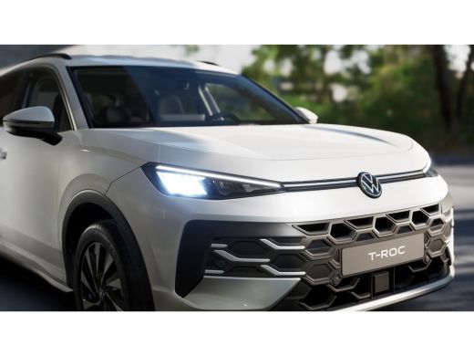 Volkswagen T-Roc Life Edition | 'App-Connect' draadloze smartphone integratie | 30,5 cm display met 2D en 3D weerg... ActivLease financial lease